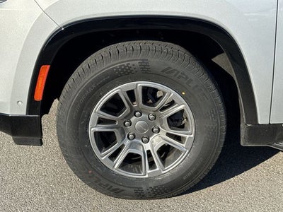 2023 Jeep Wagoneer Base