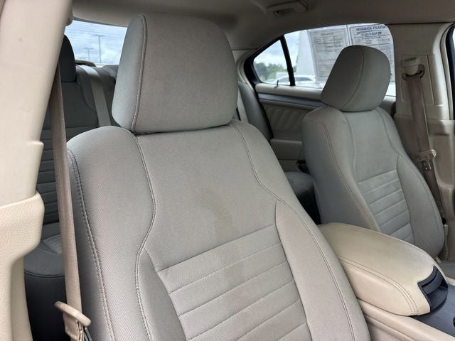 2014 Ford Taurus SE