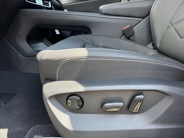 2026 Volkswagen Atlas Cross Sport SE w/Technology