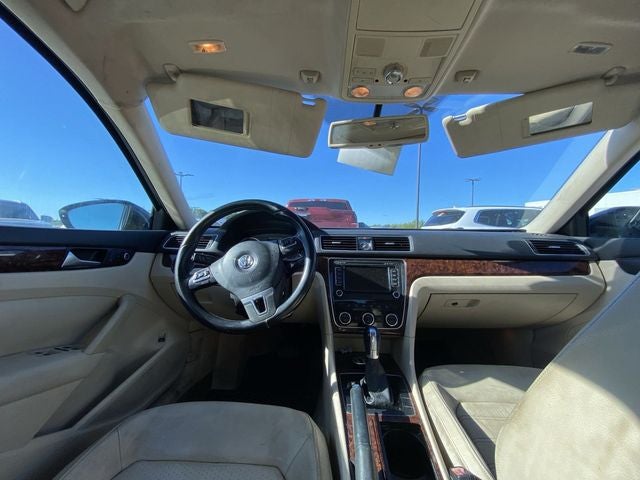 2012 Volkswagen Passat 2.5 SEL