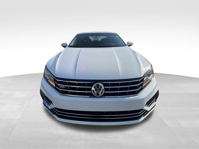 2017 Volkswagen Passat 1.8T R-Line