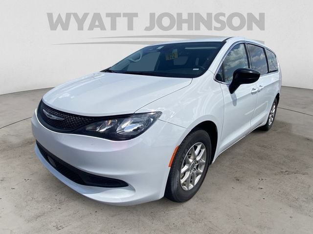 2024 Chrysler Voyager LX