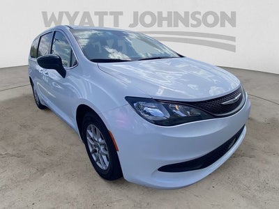 2024 Chrysler Voyager LX