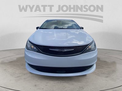 2024 Chrysler Voyager LX