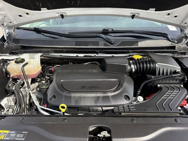 2024 Chrysler Voyager LX