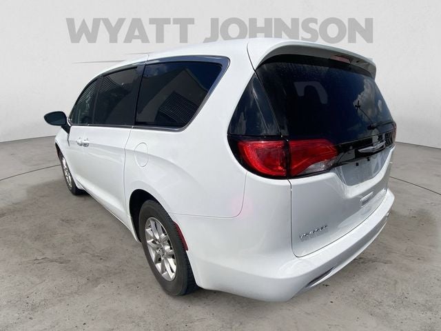 2024 Chrysler Voyager LX