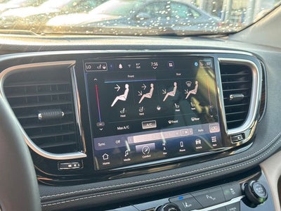 2023 Chrysler Pacifica Hybrid Limited