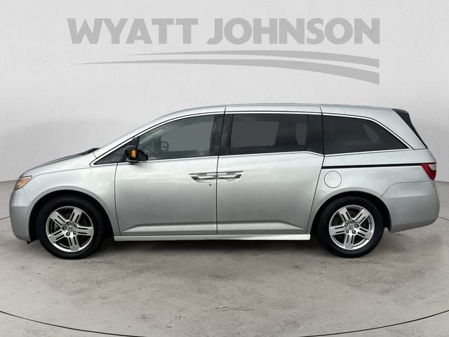 Used 2011 Honda Odyssey Touring with VIN 5FNRL5H93BB072832 for sale in Clarksville, TN