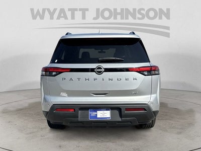 2024 Nissan Pathfinder SV