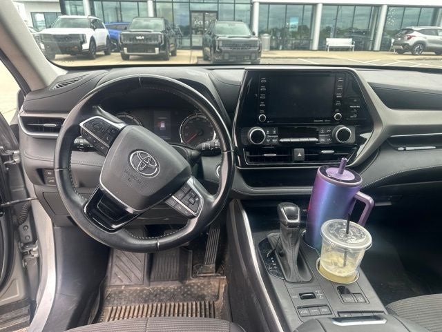 2021 Toyota Highlander LE