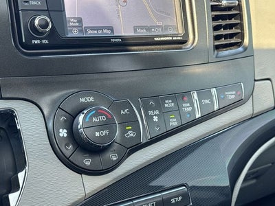 2014 Toyota Sienna SE 8 Passenger