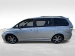 2014 Toyota Sienna SE 8 Passenger