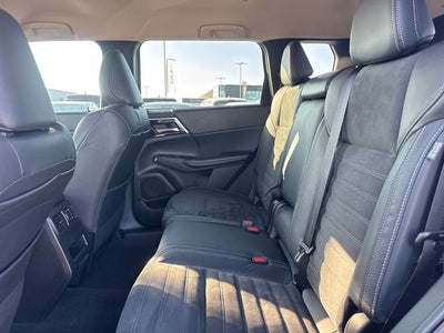 2022 Mitsubishi Outlander SE