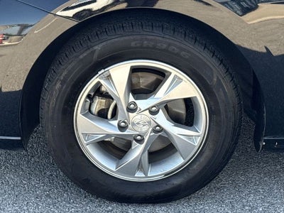2023 Hyundai Elantra SE
