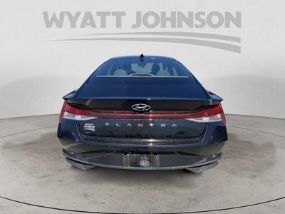 2023 Hyundai Elantra SE