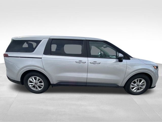 2022 Kia Carnival LX