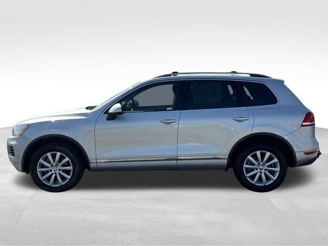 Used 2011 Volkswagen Touareg Sport with VIN WVGFK9BP6BD005584 for sale in Clarksville, TN