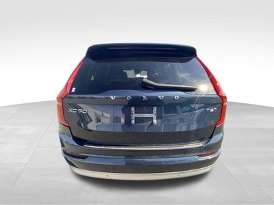 2022 Volvo XC90 T6 Momentum