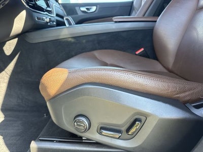 2022 Volvo XC60 B5 Momentum