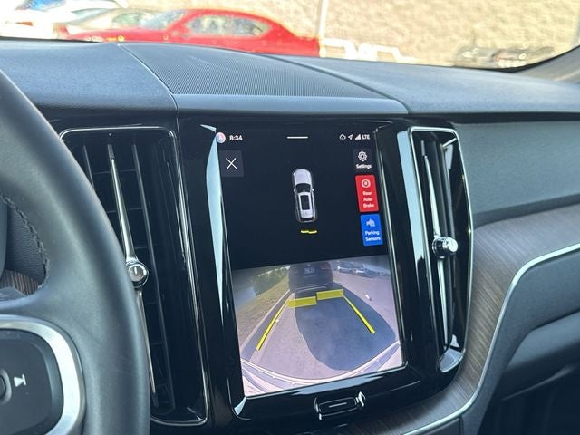 2022 Volvo XC60 B5 Momentum