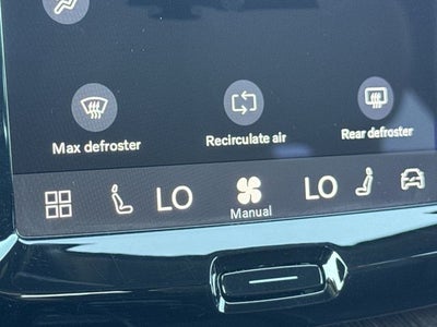 2022 Volvo XC60 B5 Momentum