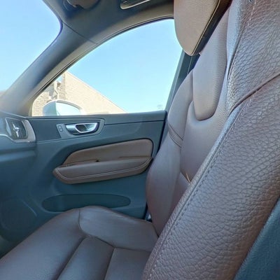 2022 Volvo XC60 B5 Momentum