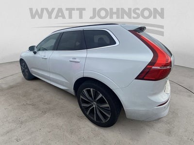 2022 Volvo XC60 B5 Momentum