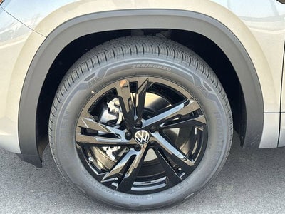 2026 Volkswagen Atlas Cross Sport 2.0T SEL R-Line Black