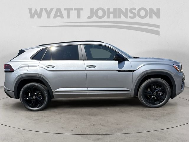 2026 Volkswagen Atlas Cross Sport 2.0T SEL R-Line Black