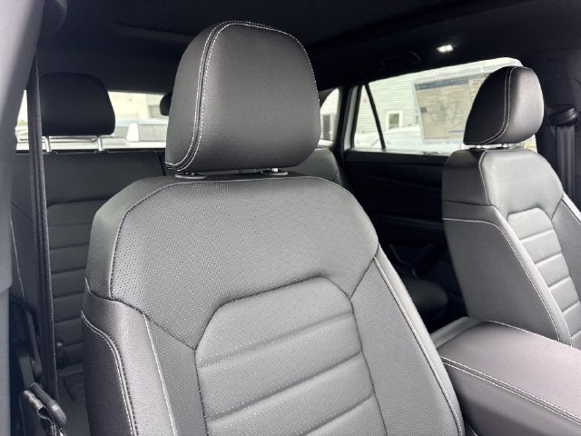 2026 Volkswagen Atlas Cross Sport SEL R-Line Black