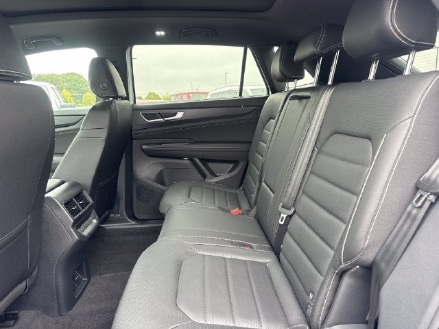 2026 Volkswagen Atlas Cross Sport SEL R-Line Black