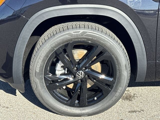 2026 Volkswagen Atlas Cross Sport 2.0T SEL R-Line Black