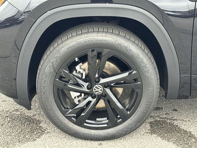 2026 Volkswagen Atlas Cross Sport 2.0T SEL R-Line Black