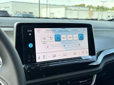 2026 Volkswagen Atlas Cross Sport 2.0T SE