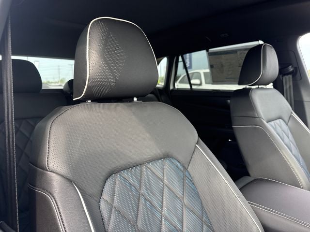 2026 Volkswagen Atlas Cross Sport SEL Premium R-Line
