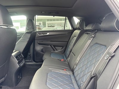 2026 Volkswagen Atlas Cross Sport SEL Premium R-Line