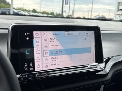 2026 Volkswagen Atlas Cross Sport 2.0T SE w/Technology