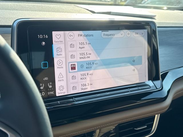 2026 Volkswagen Atlas Cross Sport SE w/Technology