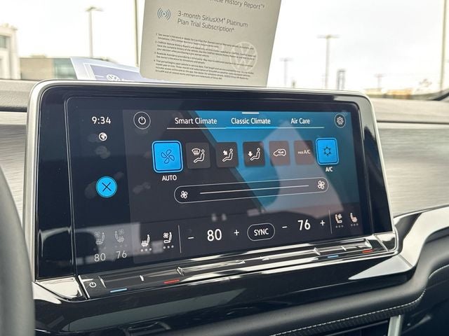 2025 Volkswagen Atlas Cross Sport 2.0T SE w/Technology