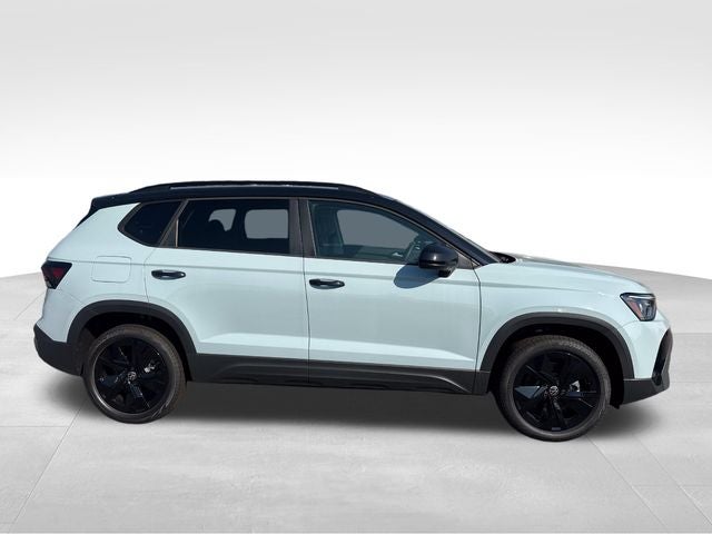 2026 Volkswagen Taos 1.5T SE Black