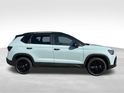 2026 Volkswagen Taos 1.5T SE Black