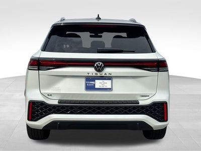 2026 Volkswagen Tiguan 2.0T SE R-Line Black