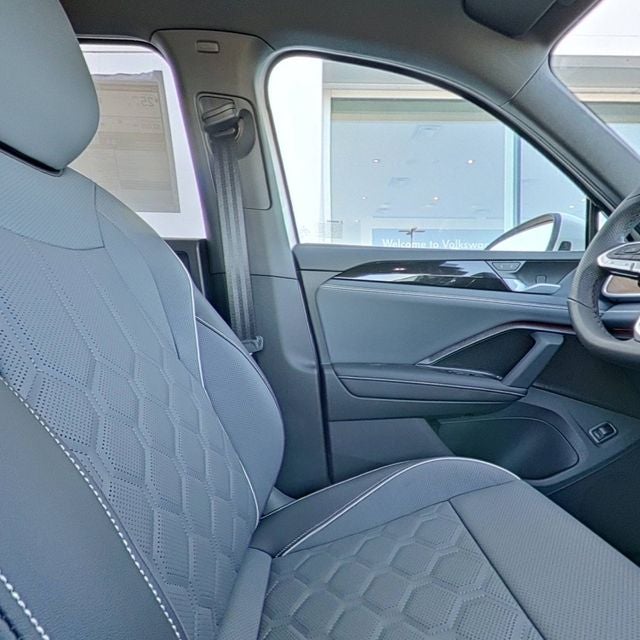 2026 Volkswagen Tiguan 2.0T SEL R-Line Turbo