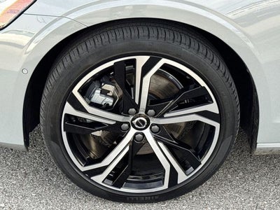 2024 Volvo S60 B5 Plus Dark Theme