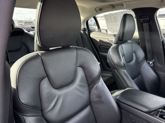 2024 Volvo S60 B5 Plus Dark Theme