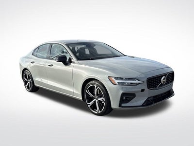 2024 Volvo S60 B5 Plus Dark Theme