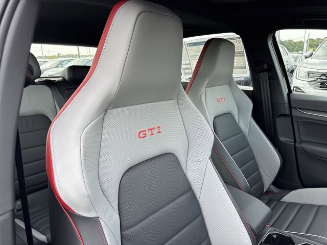 2025 Volkswagen Golf GTI 2.0T SE
