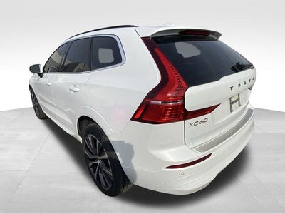 2022 Volvo XC60 B5 Momentum