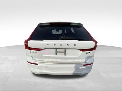 2022 Volvo XC60 B5 Momentum