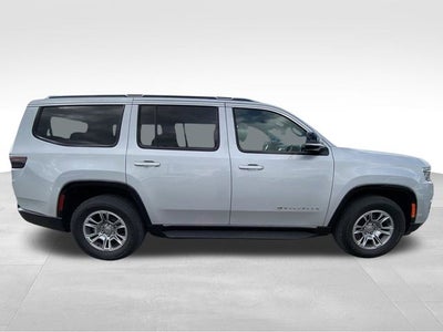 2023 Jeep Wagoneer Base